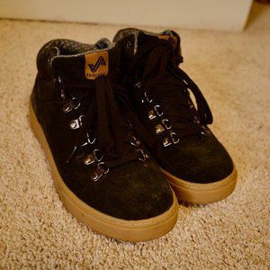 Forsake Lucie Mid Waterproof Outdoor Sneaker Boot - Size 7.5